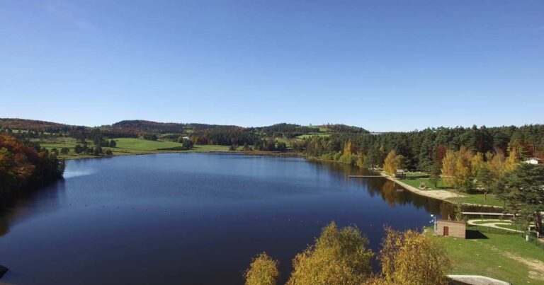 Le Lac du Moulinet activités nautiques et sports de pleine nature