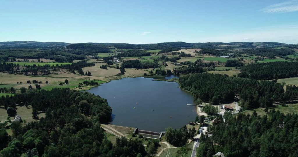 Lac du Moulinet en été